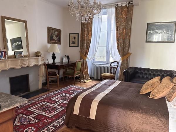 Exceptionnelle maison de maître coeur de St Jean d'Angély Saint-Jean-d'Angély (17400)