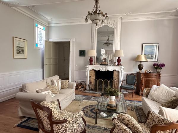 Exceptionnelle maison de maître coeur de St Jean d'Angély Saint-Jean-d'Angély (17400)