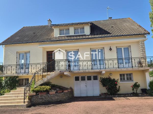 Un bel éventail de prestations pour ce pavillon aux beaux volumes, que des + !!! 4 chambres + une belle superficie de terrain + 67m2 de garage et 100m2 de sous sol + un emplacement idéalement situé aux portes de tout Châtellerault...