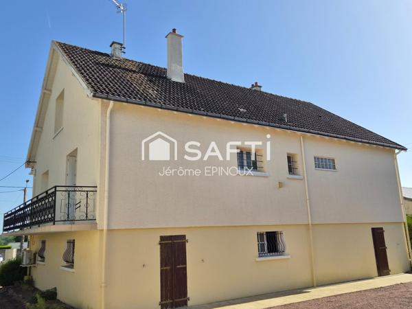 Un bel éventail de prestations pour ce pavillon aux beaux volumes, que des + !!! 4 chambres + une belle superficie de terrain + 67m2 de garage et 100m2 de sous sol + un emplacement idéalement situé aux portes de tout Châtellerault...