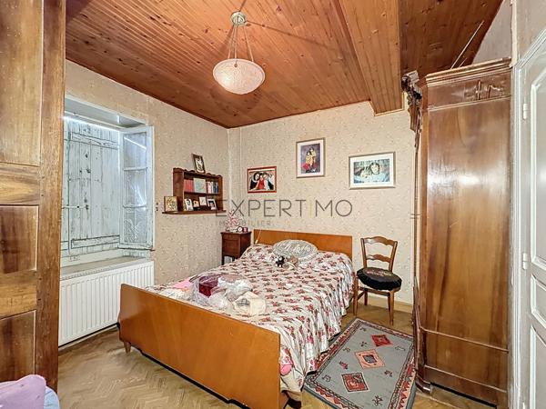 Cuisery : Maison de caractère du XIXe siècle à rénover – Fort potentiel – Terrain de 2 241 m²