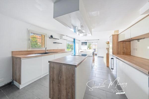 Maison familiale avec piscine et dépendance