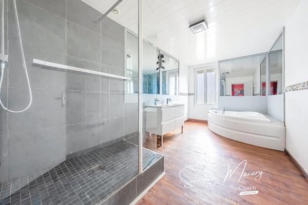 Maison familiale avec piscine et dépendance