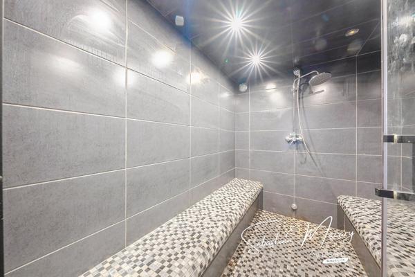 Maison familiale avec piscine et dépendance