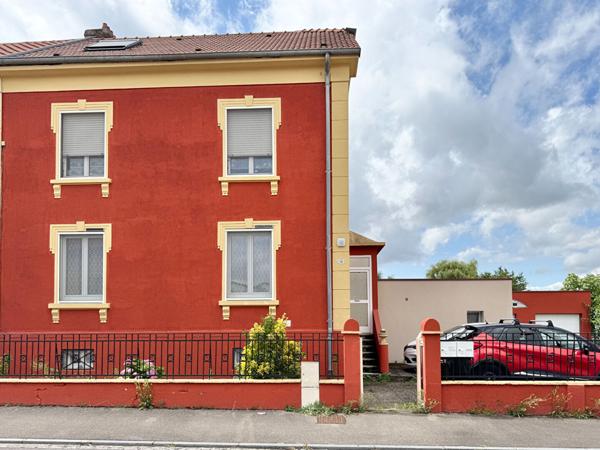 Duplex rénové de 91m² Carrez - Gare à pied - 2 parkings privés - DPE C