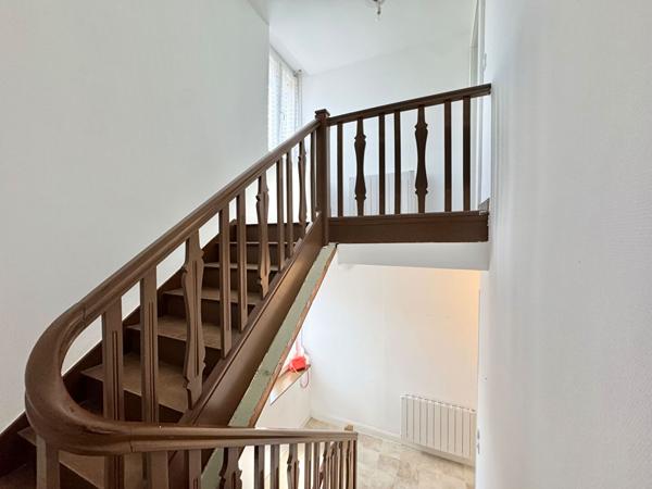 Duplex rénové de 91m² Carrez - Gare à pied - 2 parkings privés - DPE C