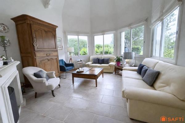 Villa d' architecte avec piscine sur le Golf