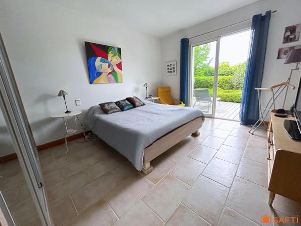 Villa d' architecte avec piscine sur le Golf