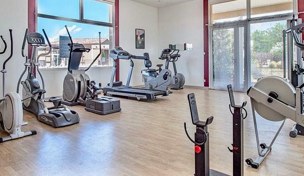 Maison 3 pièces 67 m2 avec terrasse et piscine