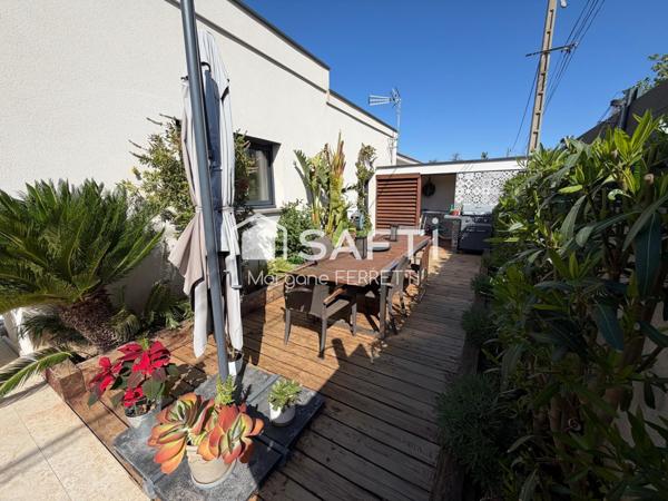 MAISON MODERNE 157 M2 SUR TERRAIN 653 M2 AVEC PISCINE ET GARAGE