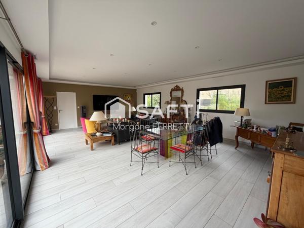 MAISON MODERNE 157 M2 SUR TERRAIN 653 M2 AVEC PISCINE ET GARAGE