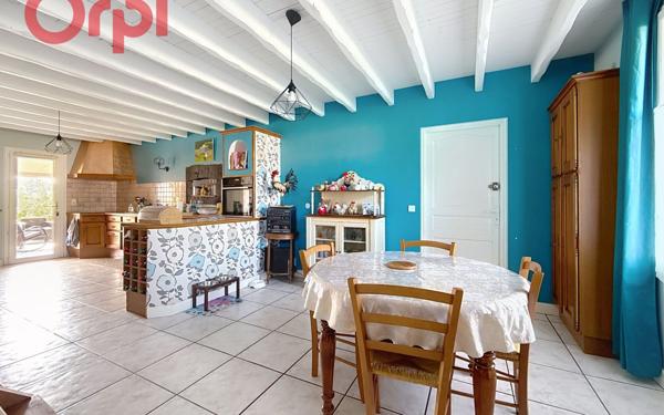 Maison à vendre    5 pièces •  Abrest