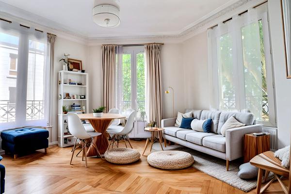 Rare sur le secteur : 3 pièces refait à neuf dans un immeuble haussmannien rénové