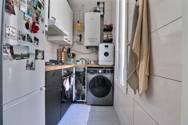 Rare sur le secteur : 3 pièces refait à neuf dans un immeuble haussmannien rénové