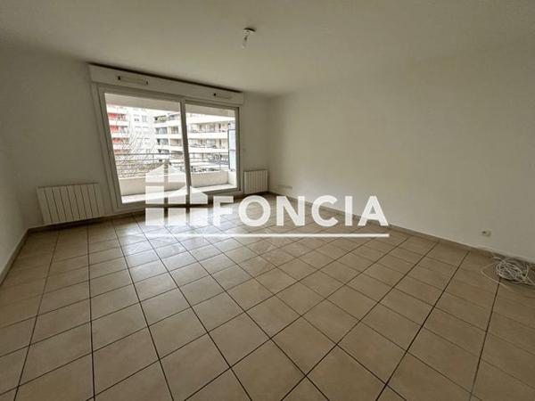 Location Appartement 2 pièces 54.46 m² - 131/133 RUE FRANCIS DE PRESSEN Villeurbanne 69100