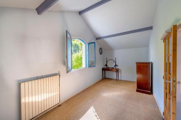 Maison de charme avec jardin sud, 4 chambres, 3 parking!