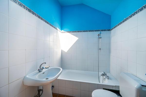 Maison de charme avec jardin sud, 4 chambres, 3 parking!
