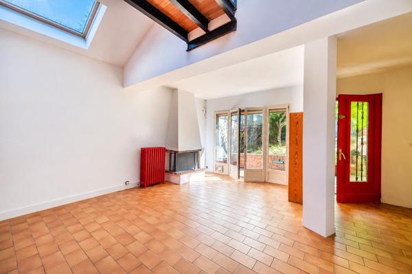 Maison de charme avec jardin sud, 4 chambres, 3 parking!