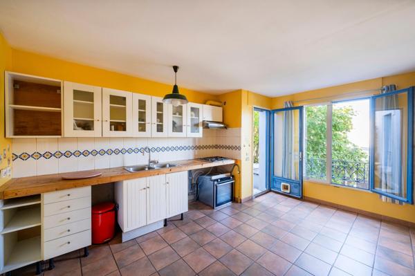 Maison de charme avec jardin sud, 4 chambres, 3 parking!