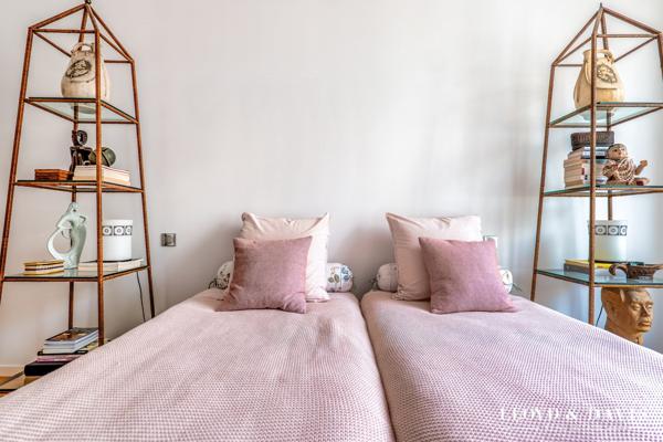 PARIS 75002- APPARTEMENT TOTALEMENT RENOVE DE 60m2 au 4ème étage d'un immeuble haussmannien
