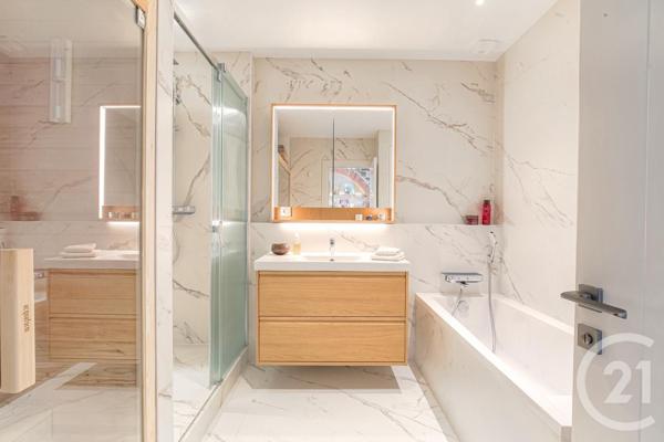 Appartement à vendre  4 pièces - 85,46 m 2   LYON  - 69002