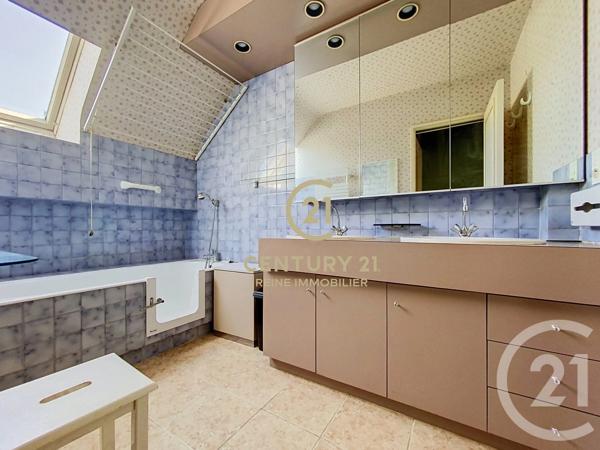 Appartement F3 à vendre  3 pièces - 70 m 2   RENNES  - 35
