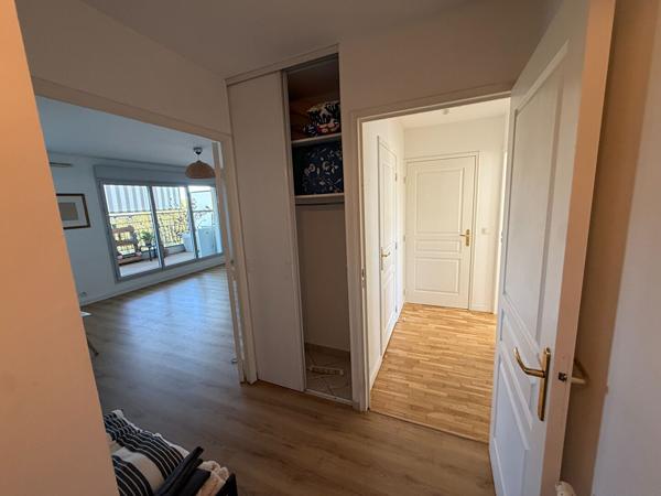À LOUER - Magnifique T3 meublé de 69 m² avec grande terrasse et vue d'exception | Villeurbanne (Rue Louis Guérin / Proche Tête d'Or)