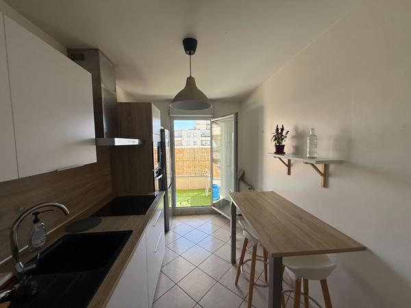 À LOUER - Magnifique T3 meublé de 69 m² avec grande terrasse et vue d'exception | Villeurbanne (Rue Louis Guérin / Proche Tête d'Or)