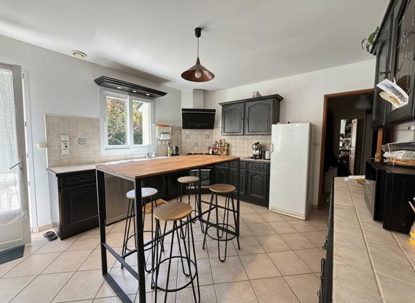 EXCLUSIVITE ERA CHAMBERIO ! Maison 8 pièces - 217 m2 à Chambray les Tours