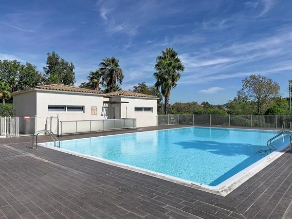 Vente                                                      Appartement
                        
                     2 pièces                      45 m2                     à Le Cannet