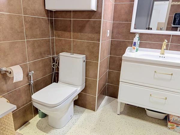 Vente                                                      Appartement
                        
                     2 pièces                      45 m2                     à Le Cannet