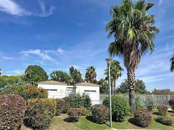 Vente                                                      Appartement
                        
                     2 pièces                      45 m2                     à Le Cannet