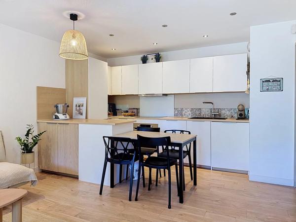 Vente                                                      Appartement
                        
                     2 pièces                      45 m2                     à Le Cannet