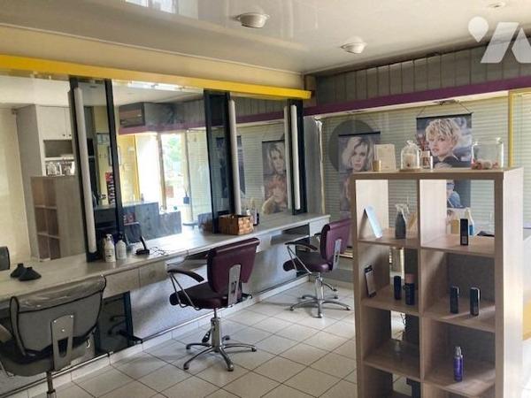 GRAND COURONNE Centre - Local commercial hors copropriété (76 m²)