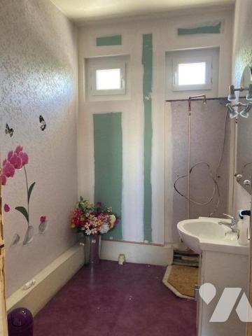 GRAND COURONNE Centre - Local commercial hors copropriété (76 m²)