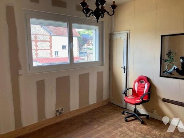 GRAND COURONNE Centre - Local commercial hors copropriété (76 m²)