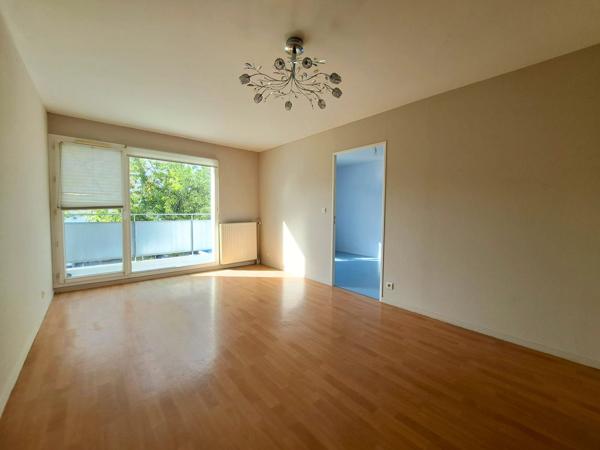 Appartement
         3 pièces
        - 61 m² 219 000 € *