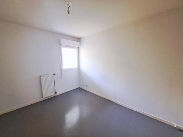 Appartement
         3 pièces
        - 61 m² 219 000 € *