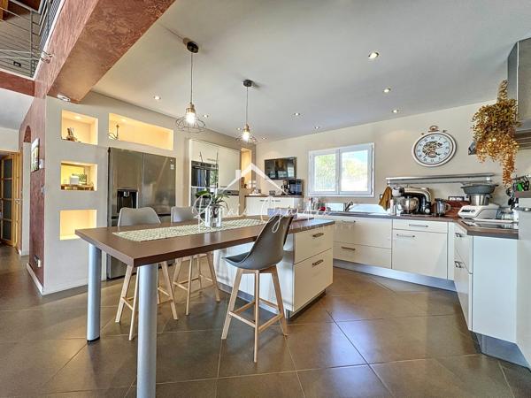 Millau (12100) VILLA TYPE 6 DE 199 M² SUR SON TERRAIN DE 2122 M²