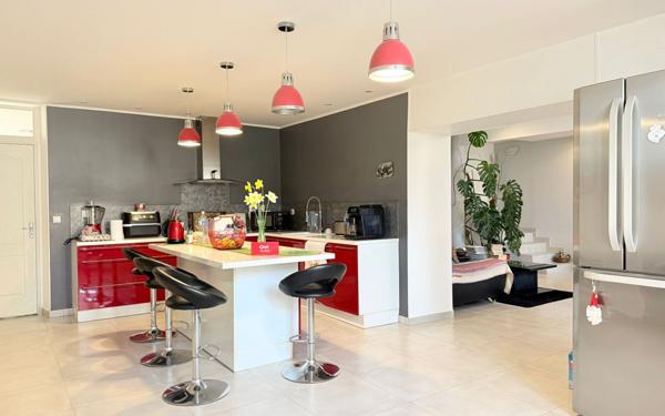 Maison à vendre    5 pièces • 178 m2 Jouy-le-Châtel