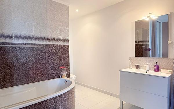 Maison à vendre    5 pièces • 178 m2 Jouy-le-Châtel