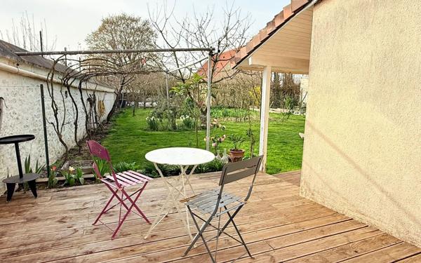 Maison à vendre    5 pièces • 178 m2 Jouy-le-Châtel