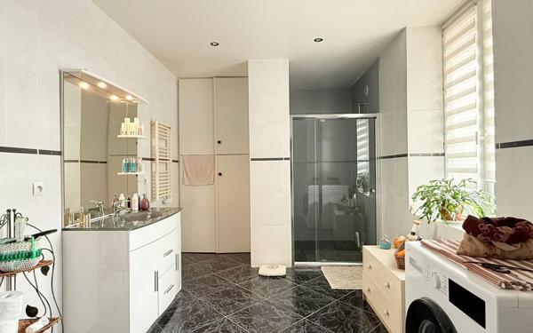 Maison à vendre    5 pièces • 178 m2 Jouy-le-Châtel