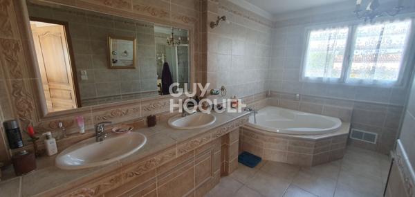 Maison d'exception + 6 000 m² de terrain constructible et facilement détachable