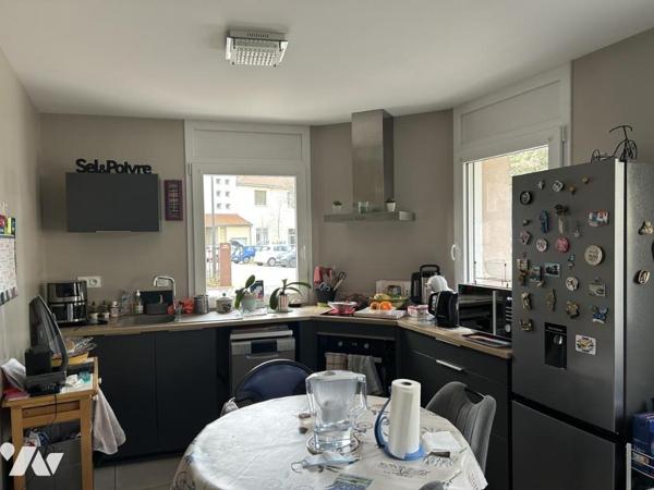 Immeuble de rapport rénové centre-ville BOURG-DE-PEAGE 179m2