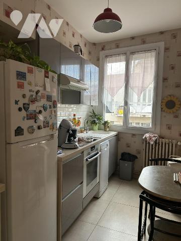 Immeuble de rapport rénové centre-ville BOURG-DE-PEAGE 179m2