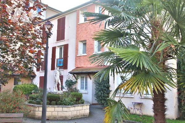 A vendre à Montereau-Fault-Yonne, appartement de 85m², 4 pièces dont 3 chambres, cave et box fermé