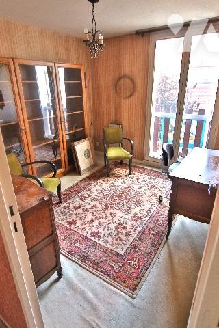 A vendre à Montereau-Fault-Yonne, appartement de 85m², 4 pièces dont 3 chambres, cave et box fermé