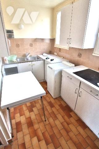 A vendre à Montereau-Fault-Yonne, appartement de 85m², 4 pièces dont 3 chambres, cave et box fermé