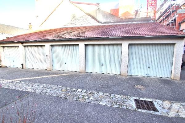A vendre à Montereau-Fault-Yonne, appartement de 85m², 4 pièces dont 3 chambres, cave et box fermé